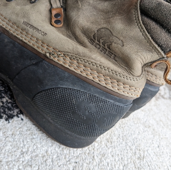 Sorel boots - Picture 2 of 9